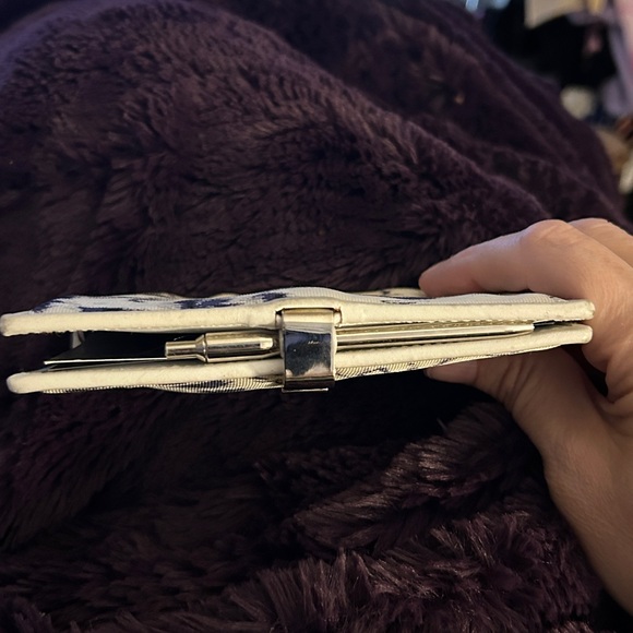 Gucci Silver and Cream Tom Ford Pineapple collection agenda. - Picture 11 of 11